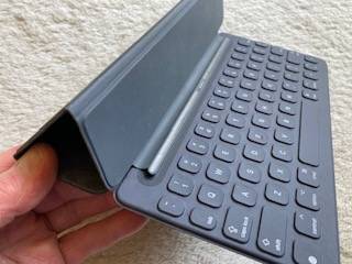 Apple Wireless “Smart” Keyboard for compatible iPads 1