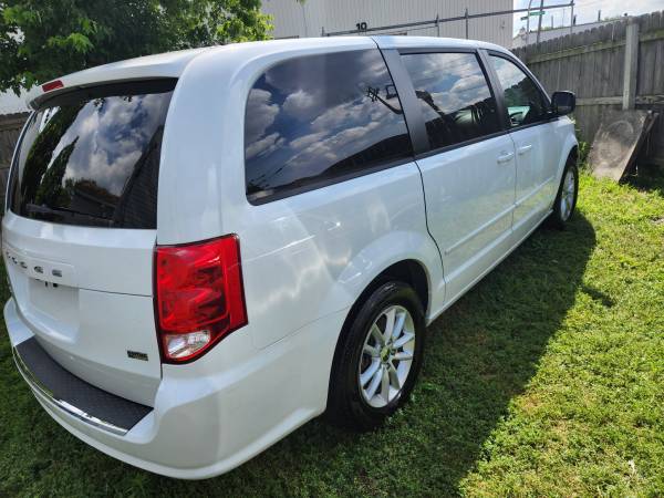 2013 dodge grand caravan SE - $5,500 (Chicago)63618795624961122