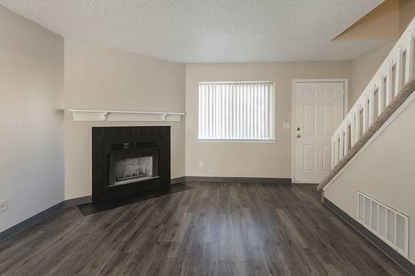 $1,600 / 2br - 985ft2 - Don't Wait Pre-Lease This Nice Townhome (Colorado Springs)63658263785347120