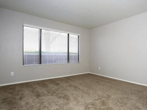 $1,645 / 2br - 1102ft2 - Private Patios/Balconies, Package Service, Tiled Backsplash in Kitchen64024999468929124