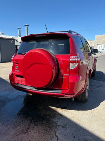 2012 Toyota RAV4 AWD V6 - $15,500 (Englewood)63620007548931122