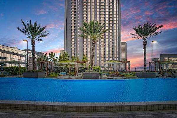 $2,975 / 1br - 735ft2 - Soaring Views! A Must See & Tour. Read Our Amenities List - Pure Lux! (Downtown Miami)63906439525762124