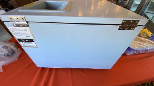 BarMaid Commercial Silverware Polisher 1