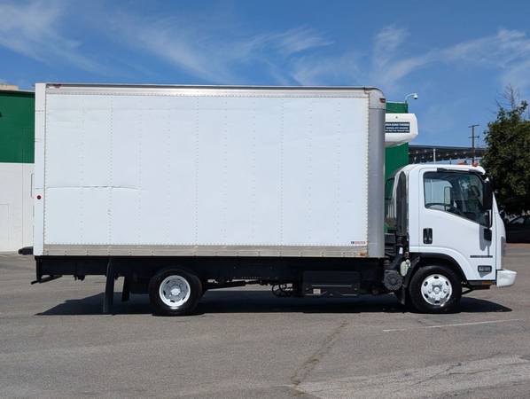 2013 Isuzu NPR HD Refrigeration - Photo 8