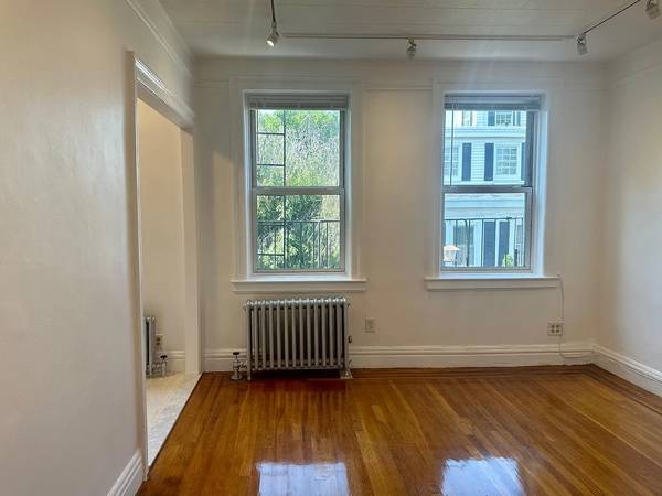 $2,500 / 1br - Spacious 1-bed for rent in heart of Astoria!  MUST SEE! (Astoria)63788336266627120