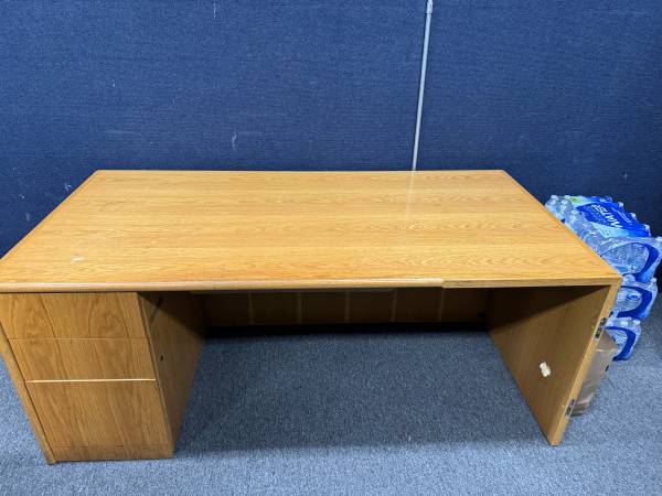 Solid Oak Executive Desk 1