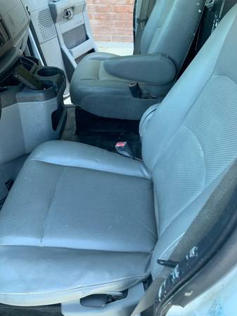 2009 Ford E250 - Photo 5