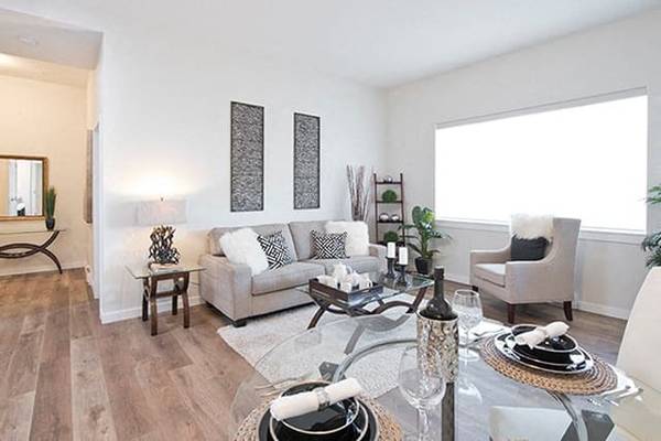 Over-the-range Microwave, 1/BD, Situated in Nanaimo! 2