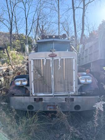 Loaders dozers rolloffs , buckets , steel scrap 1