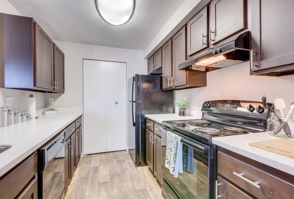 $2,020 / 2br - 973ft2 - Onsite Off-Leash Dog Park, Seasonally Heated Outdoor Pool (1206 NW Tahoe Lane, Silverdale, WA 98383)63688497601155121