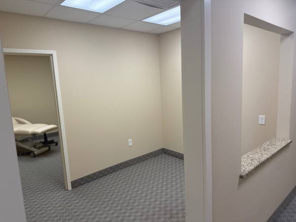 $600 / 500ft2 - Oakhurst Newly Renovated Office For RENT (Oakhurst)63612016846337124