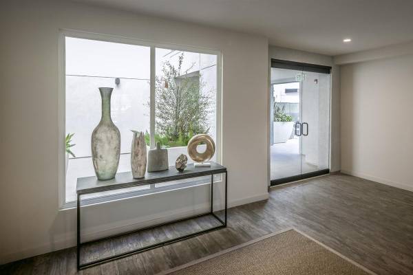 $4,400 / 2br - 1372ft2 - Lounge, Bike Storage, Storage Space, Wi-Fi (Oxnard, CA)63800403209475124