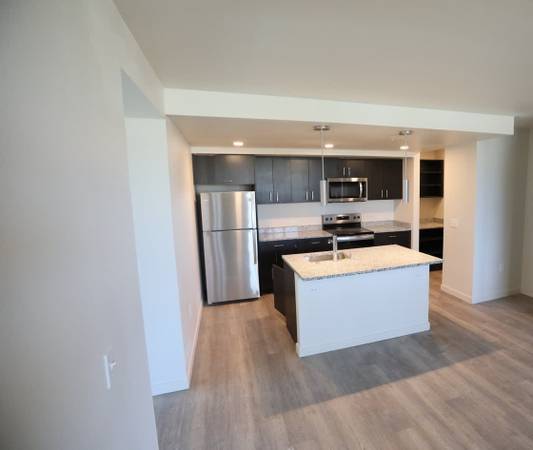 $1,941 / 3br - 1005ft2 - Welcome Home - Where Comfort, Community, and Convenience Meet! (27606 Pacific Hwy S, Federal Way, WA)63944822938370121