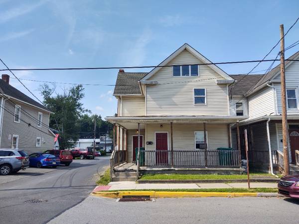 $1500.00 / 2br - 700ft2 - 21 N  2nd Street, Apt C, Stroudsburg PA 1836063951426010243120