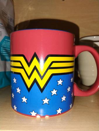 Taza clásica de Mujer Maravilla - $9 (Covina)63471468029825120
