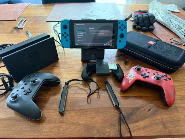 Nintendo Switch + peripherals 1