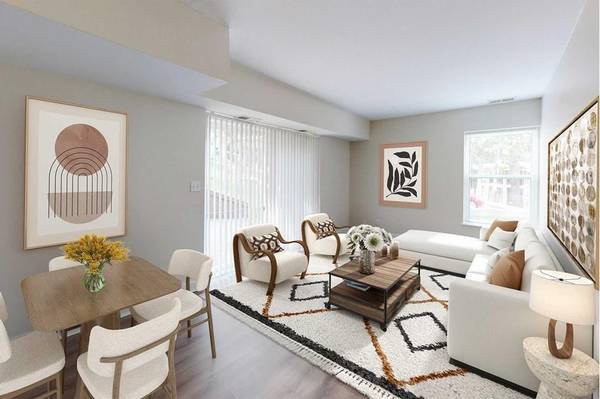 $3,155 / 3br - 1210ft2 - Washer and dryer, Private storage, MBTA Commuter rail stop on-premises (Norwood)63856447443329120