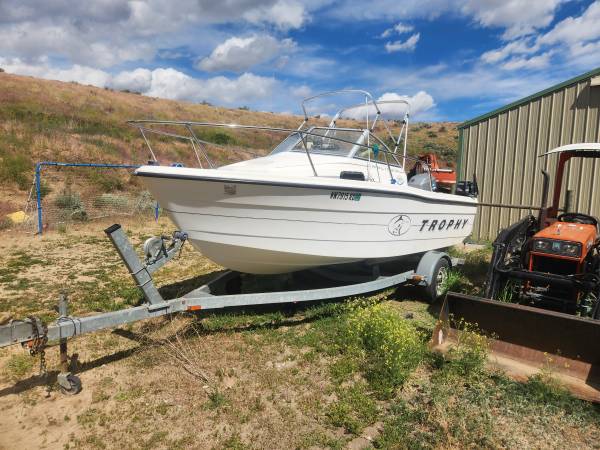 1995 Trophy Fishing Boat - $9,50062971055337475123