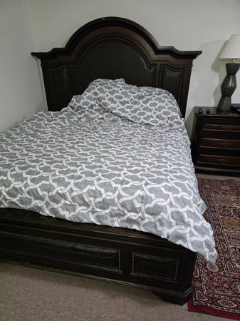 Elegant Italian King size Bed with King Mattress + side table 1