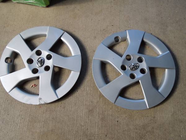 2010 - 2015 Prius hub caps 1