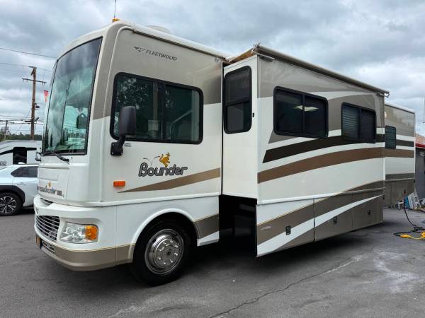 2006 Fleetwood RV Bounder33R   RVs & Campers - $28,500 (Steve & Sons Auto Sales LLC)63441814396161121