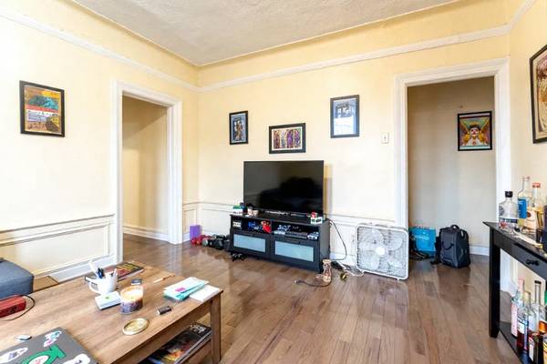 $1,899 / 1br - 🌟 Spacious 1BR w/ Hardwood Floors & Ample Natural Light63689752423555123