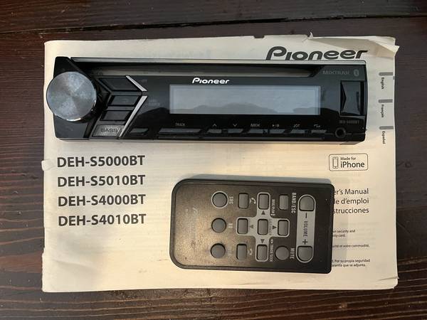 Pioneer car stereo face plate and remote. Used. 1