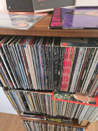 Laser discs: paying cash now 1