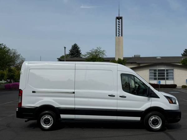 2022 Ford Transit 250 - Photo 7