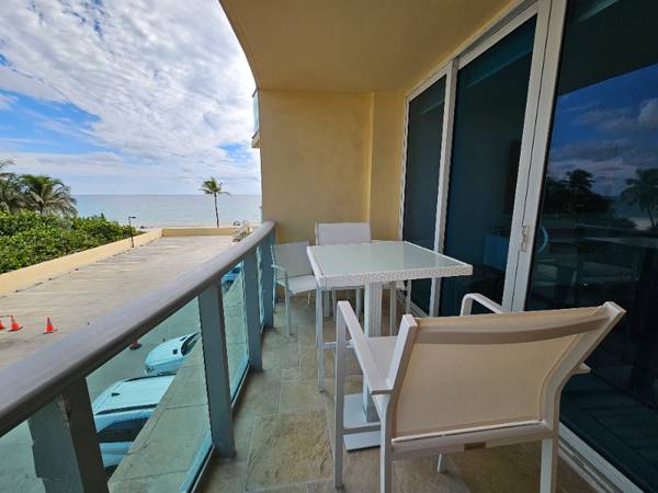$4200.00 / 1br - 835ft2 - Luxury 1 Bed Condo with Ocean Views in Hollywood, FL - $4200/mo64049454893058121