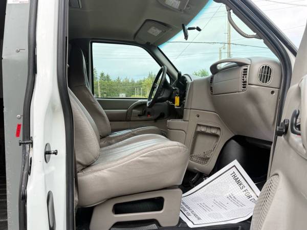 2004 Chevrolet Astro Chevy Base - Photo 11