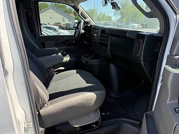2018 Chevrolet Express 2500 3dr - Photo 12