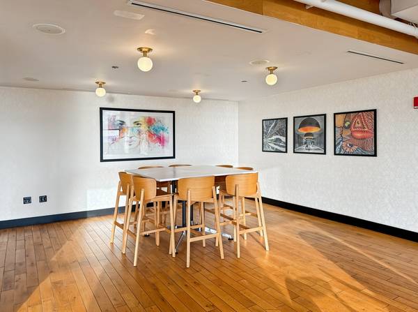 $808 2-Person Office AVAILABLE right next to Grant Park! Vibrant location! (Chicago)64041809954945123