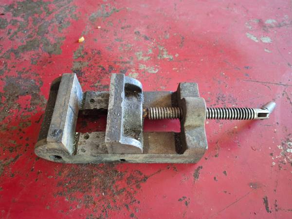 (Missing Tilt Bottom) Tilting Adjustable Drill Press Milling Vise 1