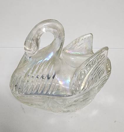 Vintage Iridescent Pressed Glass Swan Dish With Lid 1
