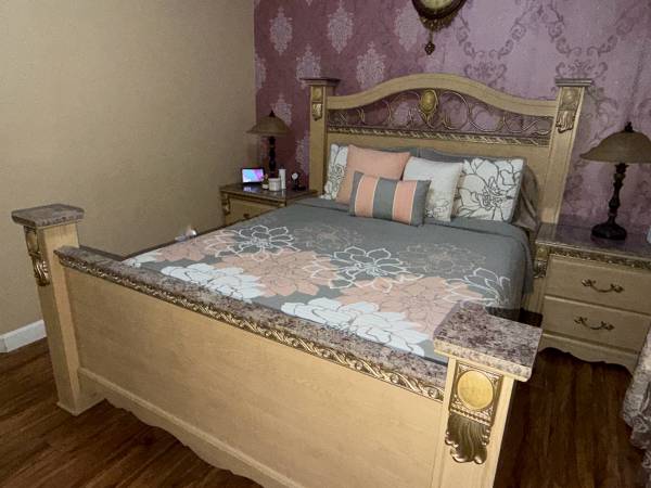 Queen Ashley Bed + Two Nightstands + 6-Drawer Dresser w/ Mirror – $200 (Cash O 1