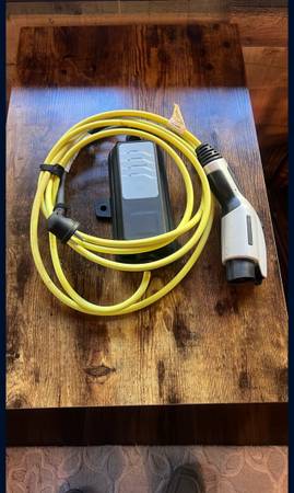 EV Charger BMW J1772 1