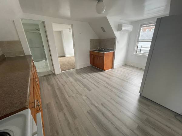 $2,200 / 1br - 766ft2 - No Fee 1 bed 1 bath 3rd Fl. On Private House. (New Rochelle)63942978605955121
