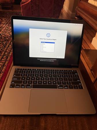 MacBook Air 2018 – Excellent Condition – Lightly Used 1
