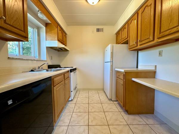 $1,050 / 2br - Unmatched Location 2 BR in Plum! Next to Boyce Park for You to Explore (Oakmont / Penn Hills / Milltown / Plum)64013204883587120