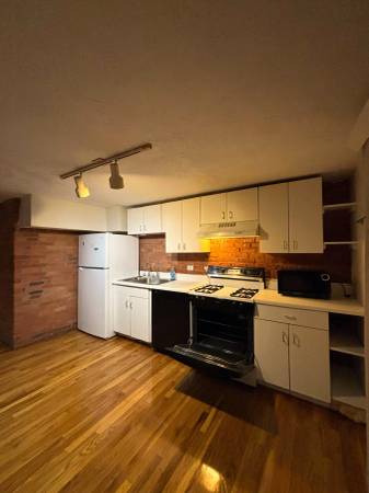 $2,700 / 2br - Great 2 Level, 2 Bedroom Apt,  w/Parking, Laundry, Gleaming H/W Floors (Cambridge -Steps out of Central Square)63856446026115120