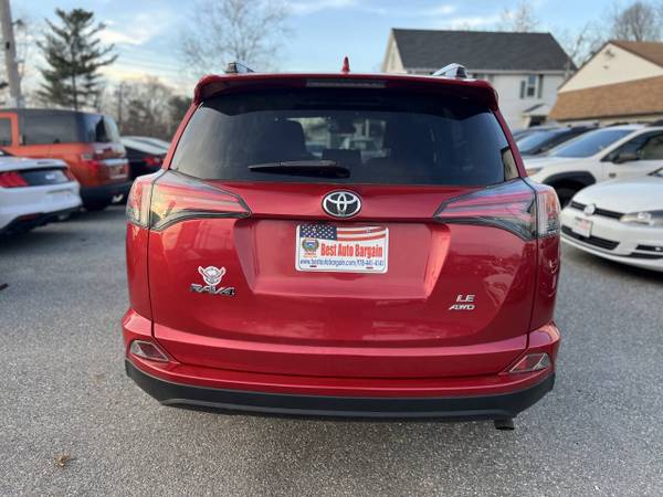 2017 TOYOTA RAV4 AWD, EFICIENTE EN COMBUSTIBLE, UN SOLO DUEÑO, CON CÁMARA DE REVERSA - $16,995 (Lowell MA 01851)63615352713731124