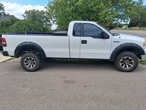 2005 Ford F 150 XL - Photo 2
