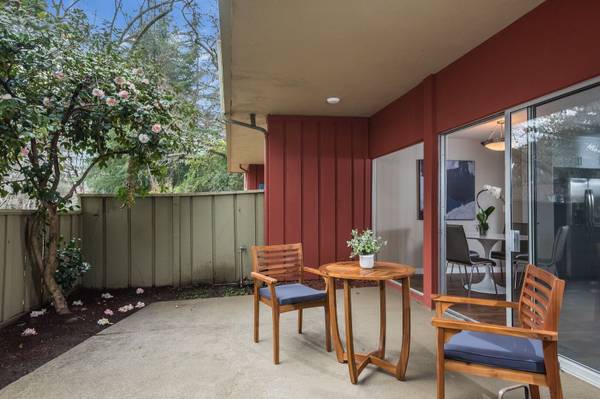 $4,095 / 2hab - 1011ft2 - ¡Cuenta con piscina estilo resort, spa, estación para barbacoa y más! (los gatos)63622958405379122