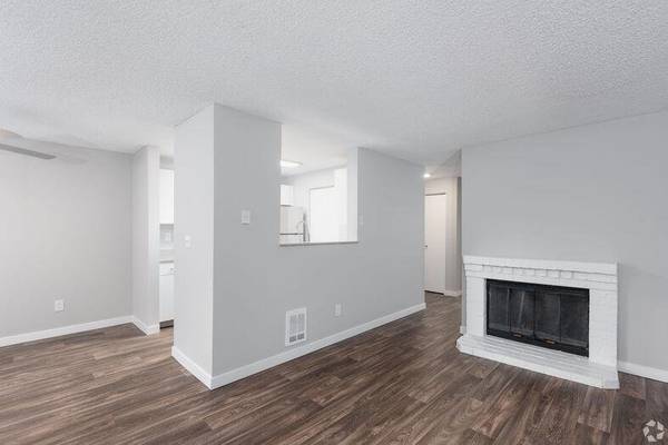 $1,570 / 1br - 674ft2 - Tour Today, Upgrades Throughout, Ceiling Fans, BBQ (North End Tacoma)63688480224387120