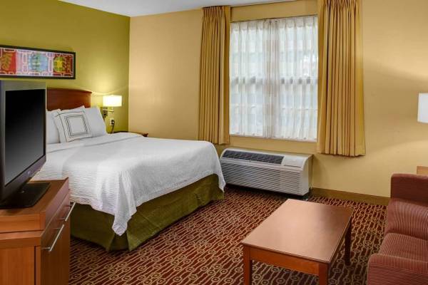 $1,599 / 1br - Apartment Style Living Without the Commitment! (9369 Waterstone Blvd, Cincinnati, OH)63974472339970121