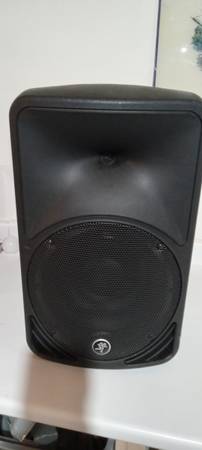 mackie C200 10" Passive Speaker 1