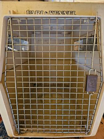 Petmate vari Large portable dog kennel 1