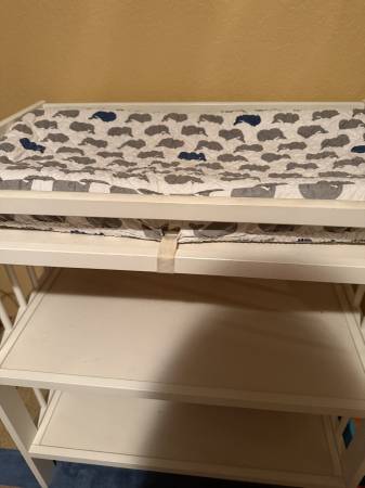 Baby Changing Table w/Pad and One Pad Cover 1
