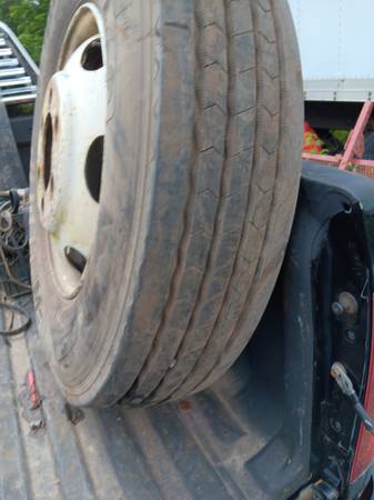 "SIX 295/75R22.5 (TIRES ONLY)" 1